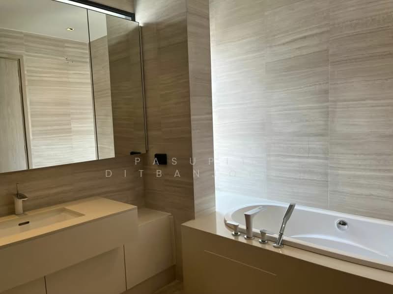 Parc Priva, Bangkok, Thiam Ruammit Road, Huai Khwang, Bangkok, 4 Bedrooms, 270 sqm, Single Detached House For Rent, by Pasupit Ditbanjong, 500354244 - DDproperty.com