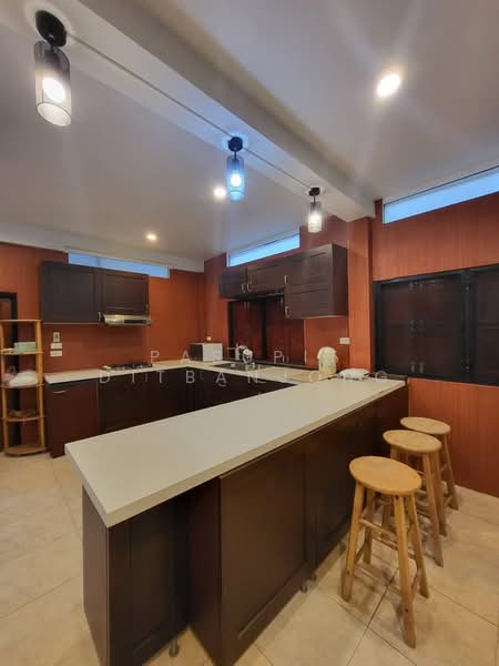 3-BR House, Bangkok, Din Daeng, Bangkok, 3 Bedrooms, 240 sqm, Single Detached House For Rent, by Pasupit Ditbanjong, 500354252 - DDproperty.com