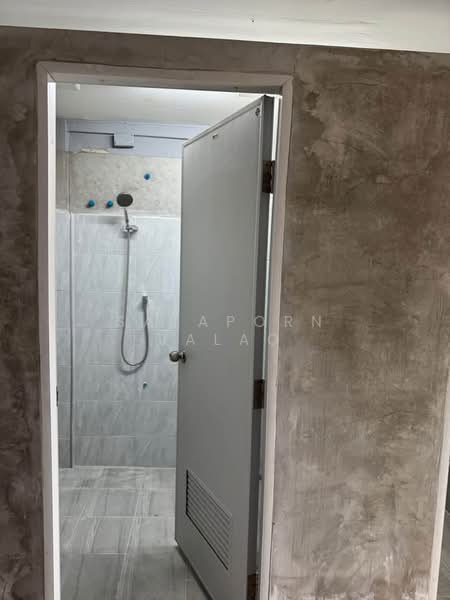6-BR Townhouse, Bangkok, Bang Chak, Phra Khanong, Bangkok, 6 Bedrooms, 450 sqm, Townhouse For Rent, by Sataporn Jalao, 500354266 - DDproperty.com