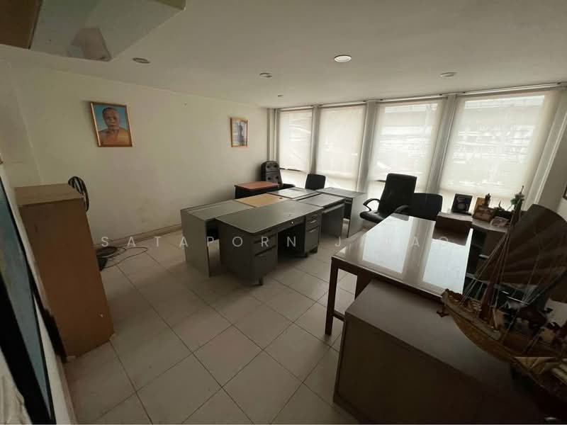 8-BR Townhouse, Bangkok, Khlong Ton Sai, Khlong San, Bangkok, 8 Bedrooms, 320 sqm, Townhouse For Rent, by Sataporn Jalao, 500354272 - DDproperty.com