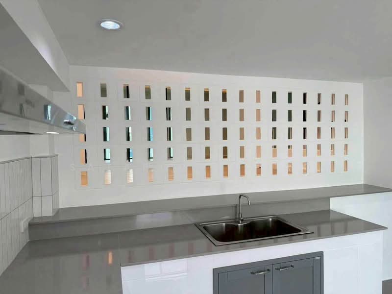 4-BR Townhouse, Bangkok, Bang Chak, Phra Khanong, Bangkok, 4 Bedrooms, 368 sqm, Townhouse For Sale, by Sataporn Jalao, 500354284 - DDproperty.com