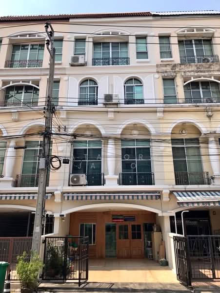4-BR Townhouse, Bangkok, Praborommaharatchawang, Phra Nakhon, Bangkok, 4 Bedrooms, 260 sqm, Townhouse For Rent, by Sataporn Jalao, 500354294 - DDproperty.com