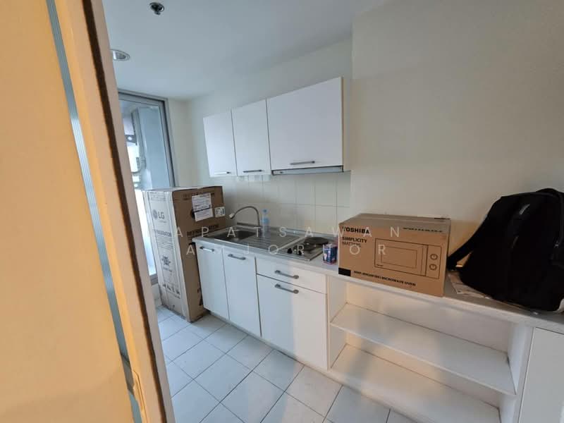 Life @ Ratchada-Suthisan, Bangkok, Ratchadapisek Road, Samsen Nok, Huai Khwang, Bangkok, 1 Bedroom, 42 sqm, Condo For Rent, by Napatsawan Tamjorhor, 500354306 - DDproperty.com