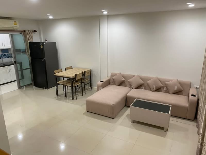 Lumpini Town Ville Srinakarin – Bearing : ลุมพินี ทาวน์ วิลล์ ศรีนครินทร์ – แบริ่ง, สมุทรปราการ, ซอยศรีด่าน 18 ถนนศรีนครินทร์, สำโรงเหนือ, เมืองสมุทรปราการ, สมุทรปราการ, 150 ตร.ม., ทาวน์เฮ้าส์ ให้เช่า, โดย ปรินทร์ญาดา ชิณโชติ, 500354354 - DDproperty.com