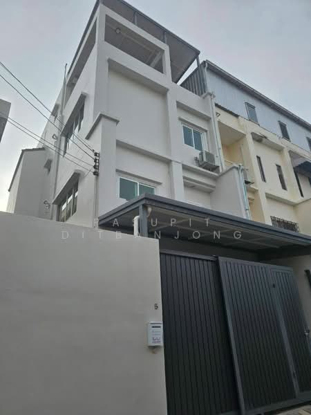ทาวน์เฮาท์ 4-ห้องนอน, กรุงเทพ, สามเสนนอก, ห้วยขวาง, กรุงเทพ, 200 ตร.ม., ทาวน์เฮ้าส์ ให้เช่า, โดย Pasupit Ditbanjong, 500354373 - DDproperty.com