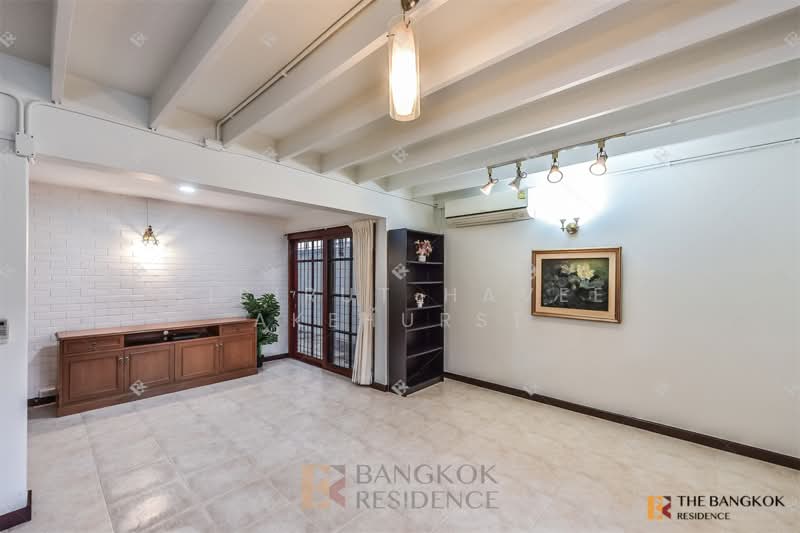 House Area Sukhumvit 4, Bangkok, สุขุมวิท, Khlong Toei, Bangkok, 4 Bedrooms, 510 sqm, Single Detached House For Sale, by Sirirut Havee Akehurst, 500354447 - DDproperty.com