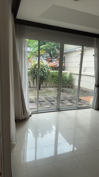 Laddarom Ekkamai-Ramintra, Bangkok, Kaset-Nawamin Road, Nuan Chan, Bueng Kum, Bangkok, 3 Bedrooms, 250 sqm, Single Detached House For Sale, by Phatsaran Kaiboriboon, 500354451 - DDproperty.com
