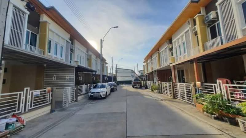 Golden Town Srinakarin-Sukhumvit, Samut Prakan, 133 Moo 4, Bang Mueng, Muang Samut Prakarn, Samut Prakan, 4 Bedrooms, 120 sqm, Townhouse For Rent, by Nattayaporn Peumkul (Benz), 500354461 - DDproperty.com