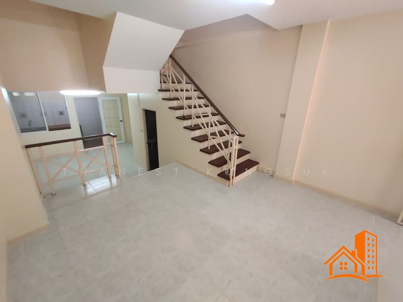 ทาวน์เฮ้าส์ 3 ชั้น ม.ควีนเพลส 3 ซ.อ่อนนุช 44, Bangkok, Suan Luang, Bangkok, 3 Bedrooms, 120 sqm, Townhouse For Sale, by Thanest Kongsuk, 500354468 - DDproperty.com