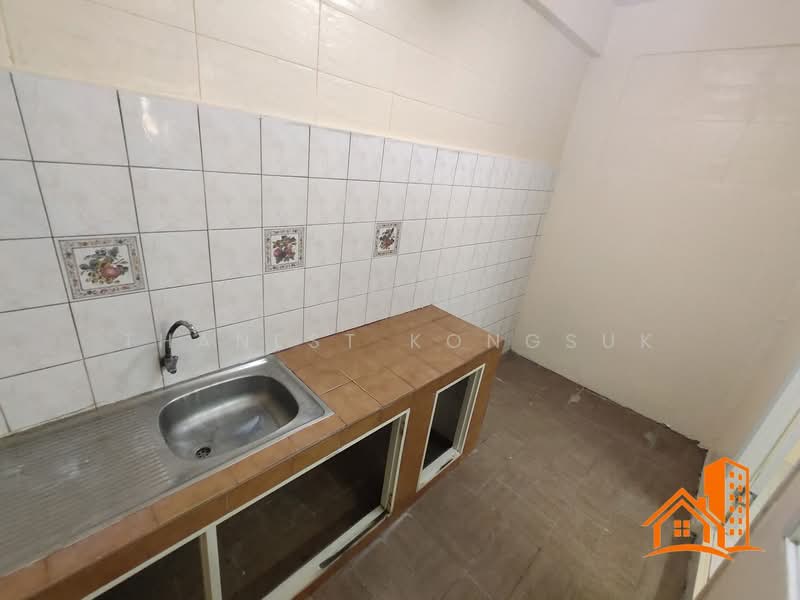 ทาวน์เฮ้าส์ 3 ชั้น ม.ควีนเพลส 3 ซ.อ่อนนุช 44, Bangkok, Suan Luang, Bangkok, 3 Bedrooms, 120 sqm, Townhouse For Sale, by Thanest Kongsuk, 500354468 - DDproperty.com
