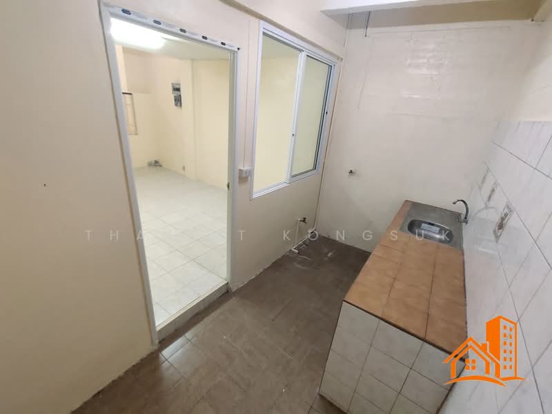 ทาวน์เฮ้าส์ 3 ชั้น ม.ควีนเพลส 3 ซ.อ่อนนุช 44, Bangkok, Suan Luang, Bangkok, 3 Bedrooms, 120 sqm, Townhouse For Sale, by Thanest Kongsuk, 500354468 - DDproperty.com