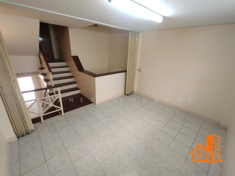 ทาวน์เฮ้าส์ 3 ชั้น ม.ควีนเพลส 3 ซ.อ่อนนุช 44, Bangkok, Suan Luang, Bangkok, 3 Bedrooms, 120 sqm, Townhouse For Sale, by Thanest Kongsuk, 500354468 - DDproperty.com