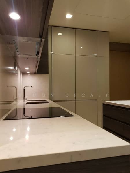 The Esse Asoke, Bangkok, 333 Soi Sukhumvit 21, Sukhumvit Road, Khlongtoei Nua, Watthana, Bangkok, 2 Bedrooms, 76 sqm, Condo For Rent, by Simon Decalf, 500354485 - DDproperty.com