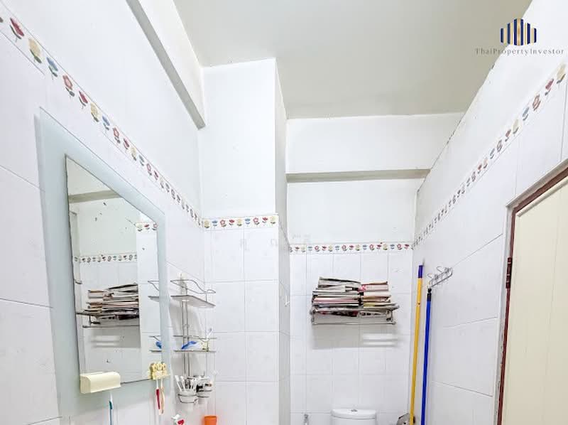 Urgent Sale – 2 Adjoining Commercial Buildings (4.5 Storeys), Bangkok, Bang Yi Rua, Thon Buri, Bangkok, 1 Bedroom, 528 sqm, Townhouse For Sale, by คุณลี, 500354486 - DDproperty.com