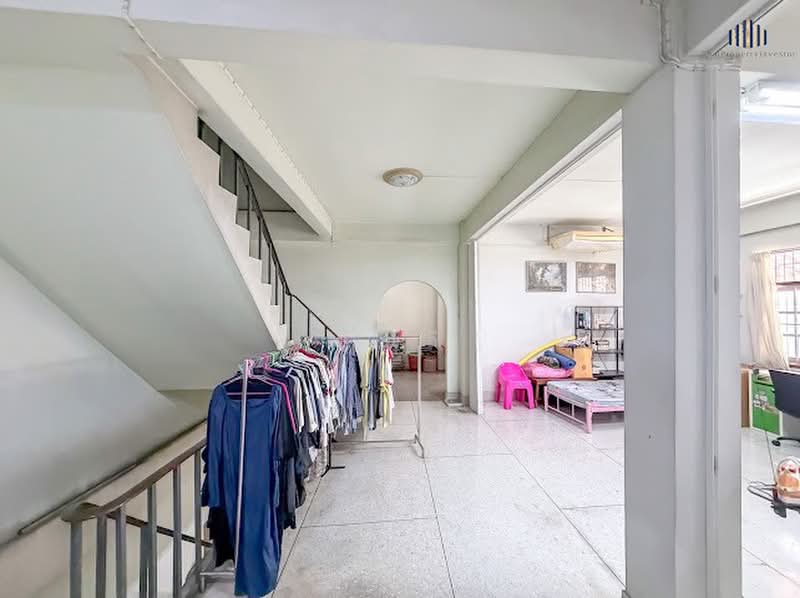 Urgent Sale – 2 Adjoining Commercial Buildings (4.5 Storeys), Bangkok, Bang Yi Rua, Thon Buri, Bangkok, 1 Bedroom, 528 sqm, Townhouse For Sale, by คุณลี, 500354486 - DDproperty.com