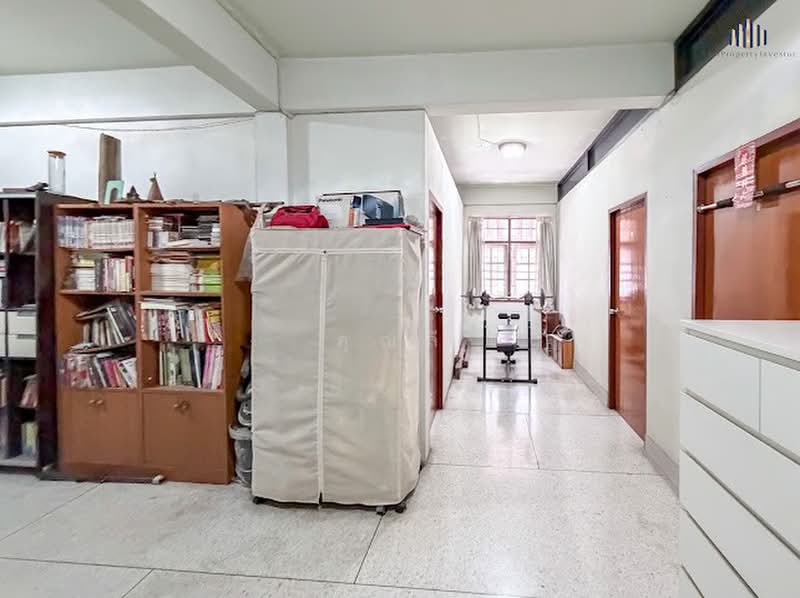 Urgent Sale – 2 Adjoining Commercial Buildings (4.5 Storeys), Bangkok, Bang Yi Rua, Thon Buri, Bangkok, 1 Bedroom, 528 sqm, Townhouse For Sale, by คุณลี, 500354486 - DDproperty.com