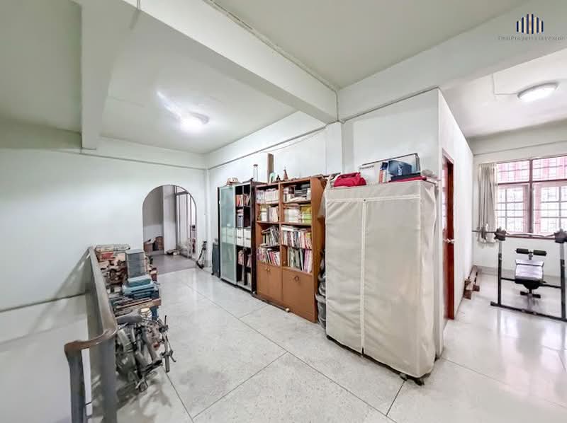 Urgent Sale – 2 Adjoining Commercial Buildings (4.5 Storeys), Bangkok, Bang Yi Rua, Thon Buri, Bangkok, 1 Bedroom, 528 sqm, Townhouse For Sale, by คุณลี, 500354486 - DDproperty.com