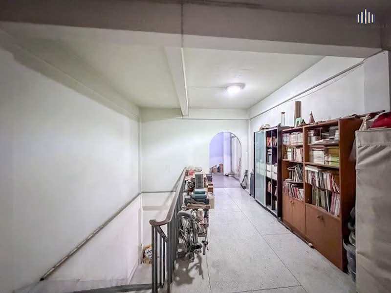 Urgent Sale – 2 Adjoining Commercial Buildings (4.5 Storeys), Bangkok, Bang Yi Rua, Thon Buri, Bangkok, 1 Bedroom, 528 sqm, Townhouse For Sale, by คุณลี, 500354486 - DDproperty.com