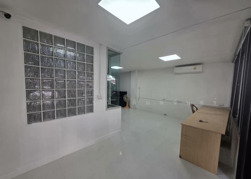 Baan Klang Muang Rama 9 - Ladprao : บ้านกลางเมือง พระรามเก้า - ลาดพร้าว, กรุงเทพ, ซอย ลาดพร้าว 88, วังทองหลาง, กรุงเทพ, 480 ตร.ม., ทาวน์เฮ้าส์ ให้เช่า, โดย จิตราภรณ์ พิมพ์จันทร์, 500354491 - DDproperty.com