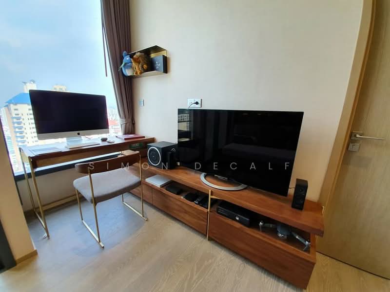 The Esse Asoke, Bangkok, 333 Soi Sukhumvit 21, Sukhumvit Road, Khlongtoei Nua, Watthana, Bangkok, 1 Bedroom, 37 sqm, Condo For Rent, by Simon Decalf, 500354496 - DDproperty.com