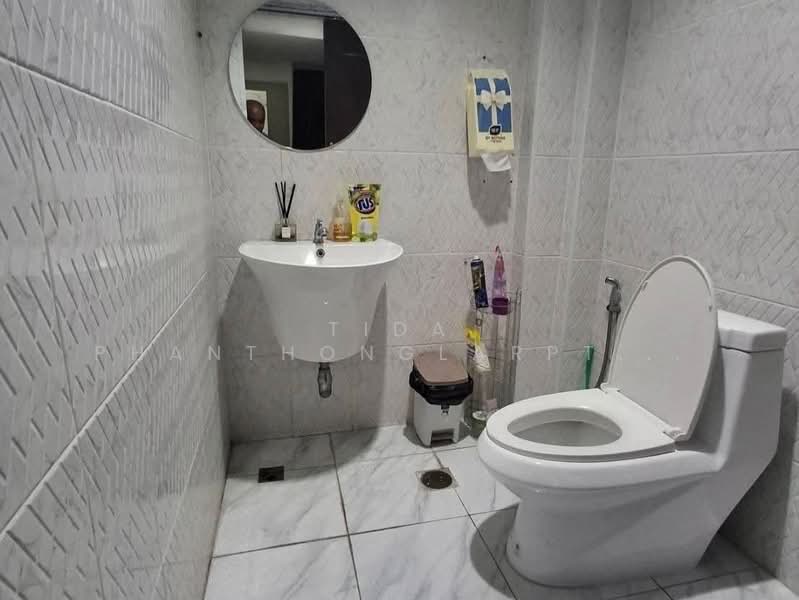 Two adjoining commercial units (corner units) for rent in On Nut area. Available for rent, Bangkok, On Nut, Suan Luang, Bangkok, , 450 sqm, Shophouse For Rent, by Tida phanthonglarptawee, 500354499 - DDproperty.com