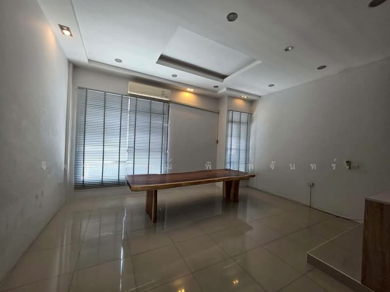 Baan Klang Muang Rama 9 - Ladprao, Bangkok, Soi Ladprao 88, Wang Thonglang, Bangkok, 5 Bedrooms, 400 sqm, Townhouse For Rent, by จิตราภรณ์ พิมพ์จันทร์, 500354503 - DDproperty.com