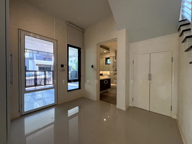 Setthasiri Krungthep Kreetha, Bangkok, Krungthep Kreetha Road, Hua Mak, Bang Kapi, Bangkok, 4 Bedrooms, 200 sqm, Single Detached House For Sale, by Nutty Property, 500354514 - DDproperty.com