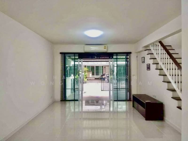 Town Avenue Rama 9 : ทาวน์ อเวนิว พระราม 9, กรุงเทพ, ซอยกรุงเทพกรีฑา 7, หัวหมาก, บางกะปิ, กรุงเทพ, 162 ตร.ม., ทาวน์เฮ้าส์ ให้เช่า, โดย Thananthorn Wongvarnkaseam, 500354522 - DDproperty.com