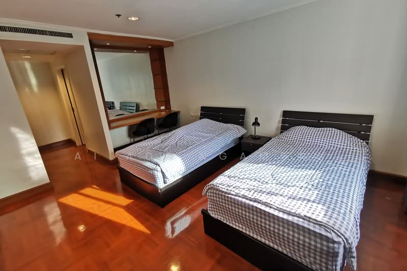 Kallista Mansion, Bangkok, 64 Soi Sukhumvit 11, Khlongtoei Nua, Watthana, Bangkok, 3 Bedrooms, 315 sqm, Condo For Sale, by Ailada Ngamsri, 500354560 - DDproperty.com