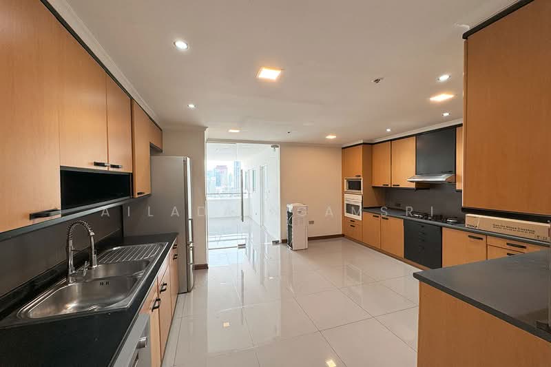 Kallista Mansion, Bangkok, 64 Soi Sukhumvit 11, Khlongtoei Nua, Watthana, Bangkok, 3 Bedrooms, 315 sqm, Condo For Sale, by Ailada Ngamsri, 500354572 - DDproperty.com