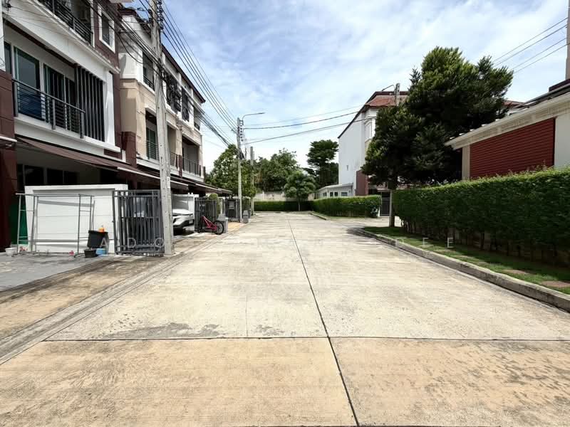 Baan Klang Muang Kaset-Nawamin : บ้านกลางเมือง เกษตร-นวมินทร์, กรุงเทพ, ซอยนวมินทร์ 70 แยก 11-2, คลองกุ่ม, บึงกุ่ม, กรุงเทพ, 175 ตร.ม., ทาวน์เฮ้าส์ ขาย, โดย Adool Manusdee, 500354588 - DDproperty.com