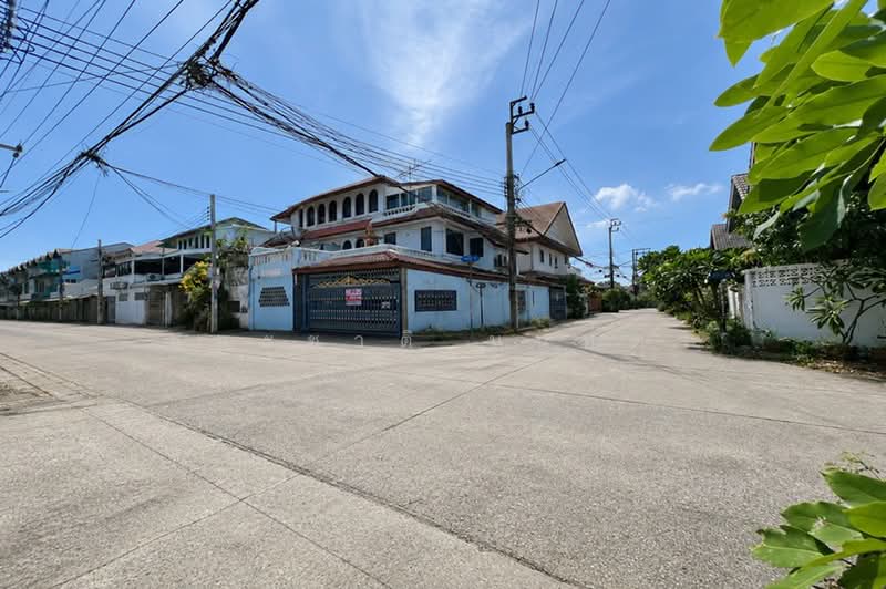 หมู่บ้านปั้นทอง 3 (ลาดปลาเค้า 76 แยก3-14), Bangkok, Anusaowari, Bang Khen, Bangkok, 4 Bedrooms, 164 sqm, Single Detached House For Sale, by ชนะชาติ นนท์ตา, 500354617 - DDproperty.com