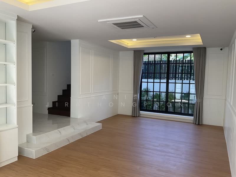 ทาวน์โฮม 4 ชั้น (Renovateใหม่) ซอยเอกมัย 12, Bangkok, Khlong Tan Nua, Watthana, Bangkok, 4 Bedrooms, 400 sqm, Townhouse For Rent, by Pranisa Jirathongpoon, 500354666 - DDproperty.com