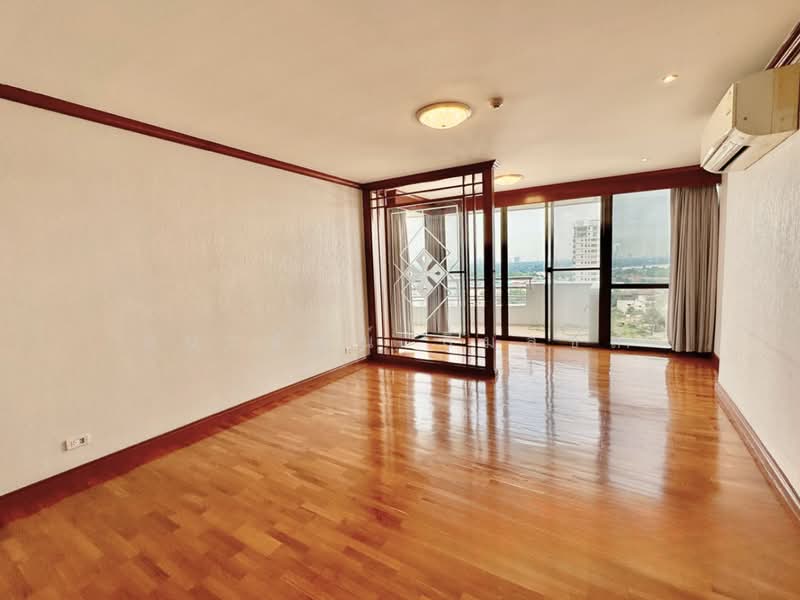 Baan Yen Akard, Bangkok, Yenakat, Chong Nonsi, Yan Nawa, Bangkok, 3 Bedrooms, 300 sqm, Condo For Rent, by Thanapatana Limsouklam, 500354713 - DDproperty.com