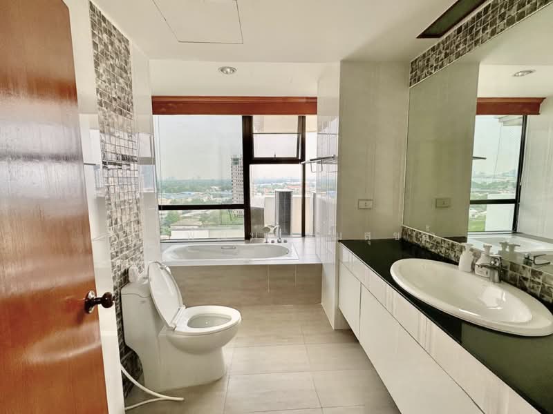 Baan Yen Akard, Bangkok, Yenakat, Chong Nonsi, Yan Nawa, Bangkok, 3 Bedrooms, 300 sqm, Condo For Rent, by Thanapatana Limsouklam, 500354713 - DDproperty.com