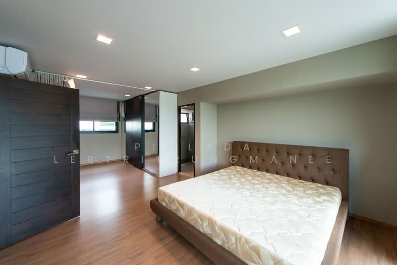ปรีดีพนมยงค์ 26 ซอย 4, Bangkok, Phra Kanong Nua, Watthana, Bangkok, 5 Bedrooms, 350 sqm, Single Detached House For Sale, by Pimlada Lertritrungmanee, 500354762 - DDproperty.com