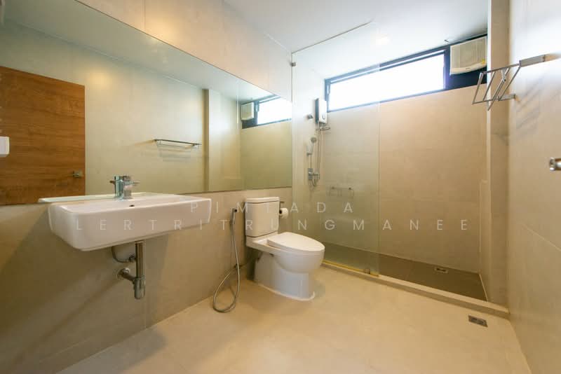 ปรีดีพนมยงค์ 26 ซอย 4, Bangkok, Phra Kanong Nua, Watthana, Bangkok, 5 Bedrooms, 350 sqm, Single Detached House For Sale, by Pimlada Lertritrungmanee, 500354762 - DDproperty.com