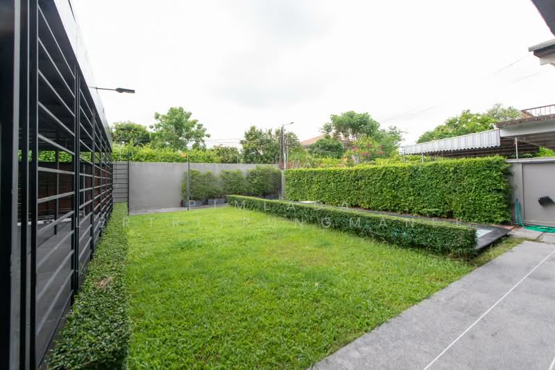 ปรีดีพนมยงค์ 26 ซอย 4, Bangkok, Phra Kanong Nua, Watthana, Bangkok, 5 Bedrooms, 350 sqm, Single Detached House For Sale, by Pimlada Lertritrungmanee, 500354762 - DDproperty.com
