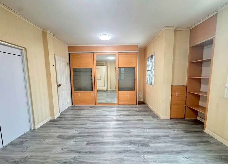 Vararom Prachauthit 98, Bangkok, Soi Pracha Uthit 98, Pracha Uthit Road, Thung Khru, Bangkok, 5 Bedrooms, 275 sqm, Single Detached House For Sale, by กรกฤตย์ บุญสระ, 500354870 - DDproperty.com