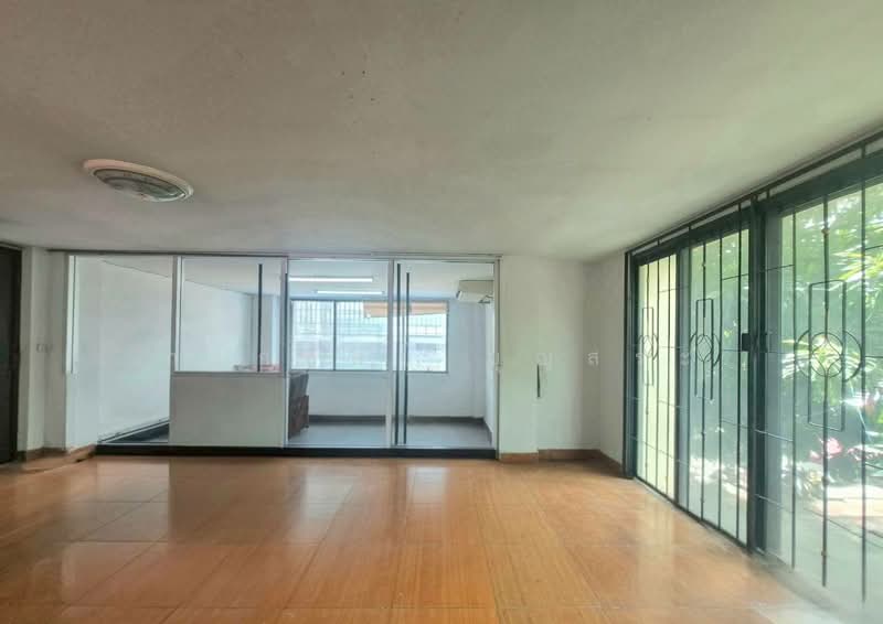Krisana Village : หมู่บ้านกฤษณา, Samut Prakan, กิ่งแก้ว 14/1, Rachathewa, Bang Plee, Samut Prakan, 4 Bedrooms, 210 sqm, Townhouse For Sale, by กรกฤตย์ บุญสระ, 500354936 - DDproperty.com