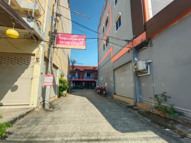 ทาวน์เฮ้าส์ท่าอิฐ อุตรดิตถ์, Uttaradit, Tha It, Muang Uttaradit, Uttaradit, 4 Bedrooms, 150 sqm, Townhouse For Sale, by The  Best Property น้อยหน่า, 500354938 - DDproperty.com