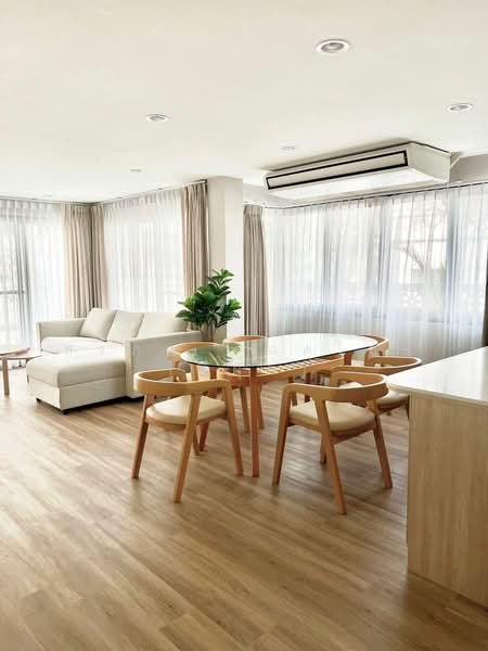 ให้เช่าบ้านเดี่ยว 2 ชั้น ใจกลางสาทร เนื้อที่ 63 ตารางวา, Bangkok, Thung Maha Mek, Sathon, Bangkok, 4 Bedrooms, 252 sqm, Single Detached House For Rent, by สรภพ ยอดไชย (สีฝุ่น), 500354975 - DDproperty.com