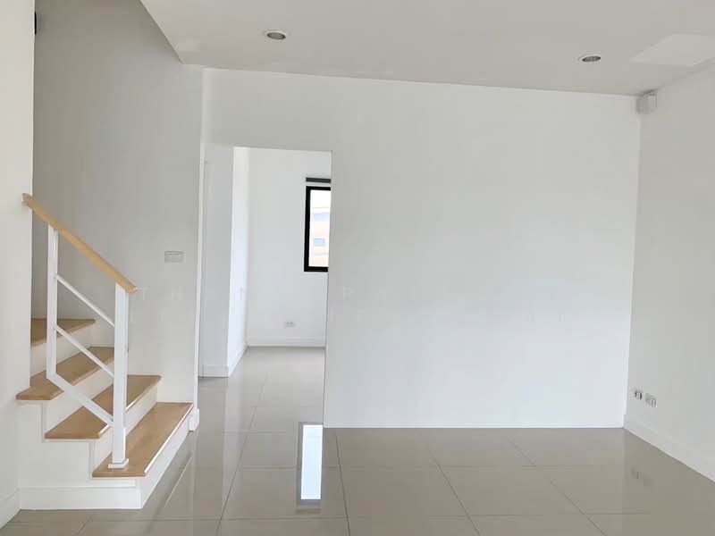 Commercial building, Bangkok, พัฒนาการ 38, Suan Luang, Bangkok, , 155 sqm, Shophouse For Sale, by Thannapatsorn Leelacherdchai, 500355041 - DDproperty.com