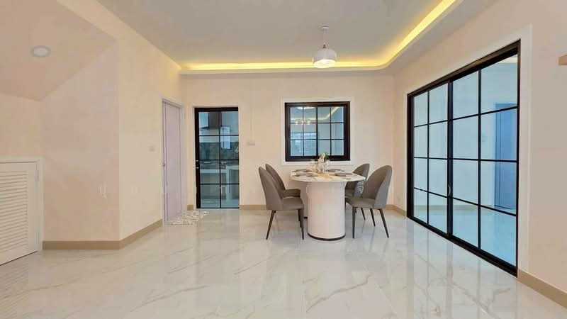 Pruksa Ville 33 Pinklao-Wongwaen 2, Nonthaburi, Kanchanapisek Road (Soi Wat Som Kliang-Wat Phraek), Plai Bang, Bang Kruai, Nonthaburi, 4 Bedrooms, 130 sqm, Townhouse For Sale, by บุษบากร (เจี๊ยบ), 500355100 - DDproperty.com
