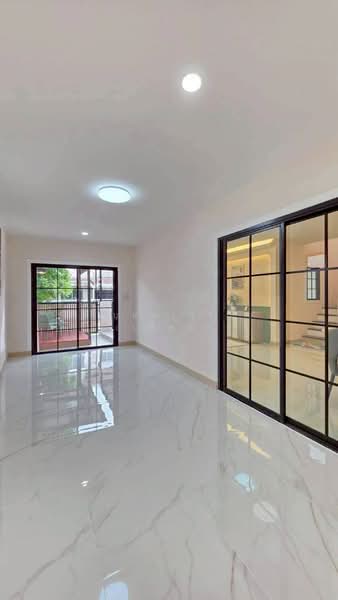 Pruksa Ville 33 Pinklao-Wongwaen 2 : พฤกษาวิลล์ 33 ปิ่นเกล้า-วงแหวน2, นนทบุรี, ถนนกาญจนาภิเษก (ซอยวัดส้มเกลี้ยง-วัดแพรก), ปลายบาง, บางกรวย, นนทบุรี, 130 ตร.ม., ทาวน์เฮ้าส์ ขาย, โดย บุษบากร (เจี๊ยบ), 500355100 - DDproperty.com