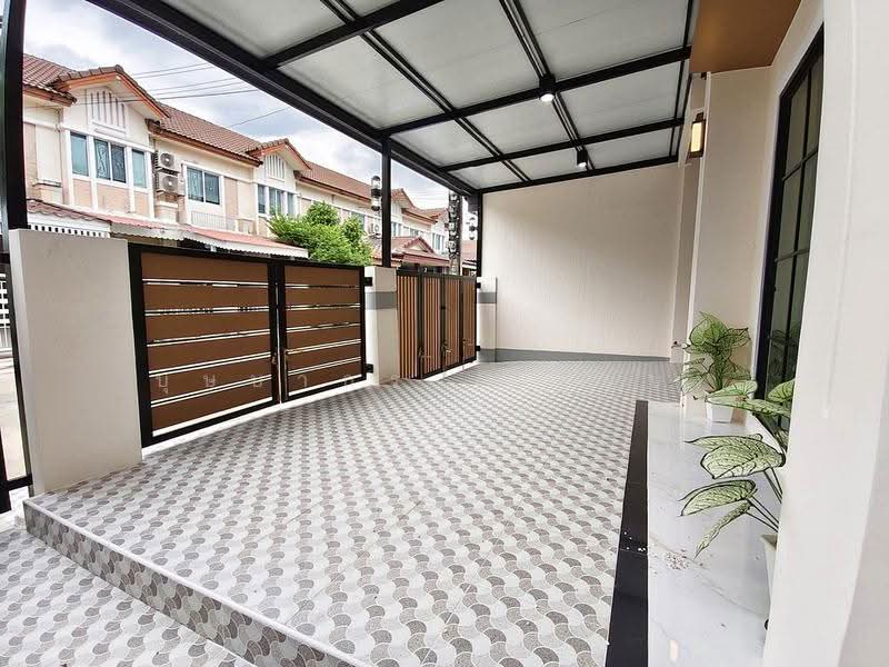 Pruksa Ville 33 Pinklao-Wongwaen 2 : พฤกษาวิลล์ 33 ปิ่นเกล้า-วงแหวน2, นนทบุรี, ถนนกาญจนาภิเษก (ซอยวัดส้มเกลี้ยง-วัดแพรก), ปลายบาง, บางกรวย, นนทบุรี, 130 ตร.ม., Townhouse ขาย, โดย บุษบากร (เจี๊ยบ), 500355100 - DDproperty.com
