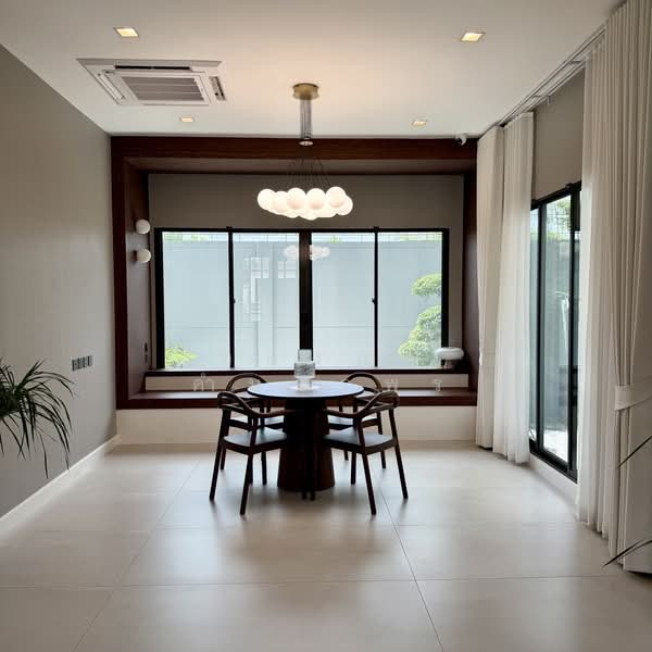 Grand Bangkok Boulevard Krungthepkritha, Bangkok, Srinakarin-Romklao Road, Khlong Sam Prawet, Lat Krabang, Bangkok, 3 Bedrooms, 447 sqm, Single Detached House For Sale, by อลงกต คำนวรพร, 500355208 - DDproperty.com