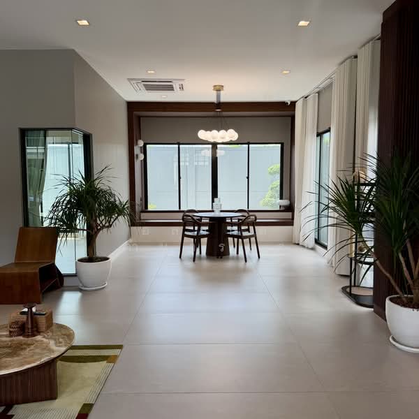 Grand Bangkok Boulevard Krungthepkritha, Bangkok, Srinakarin-Romklao Road, Khlong Sam Prawet, Lat Krabang, Bangkok, 3 Bedrooms, 447 sqm, Single Detached House For Sale, by อลงกต คำนวรพร, 500355208 - DDproperty.com