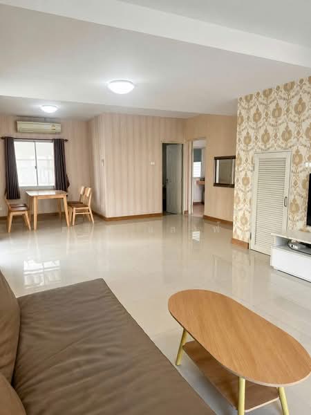 ให้เช่าบ้านแฝด ม.เฮ้าส์ออฟคานารี สวนเสือ ศรีราชา, Chon Buri (Pattaya), Surasak, Si Racha, Chon Buri (Pattaya), 3 Bedrooms, 150 sqm, Semi-Detached House (Twin House) For Rent, by Dusit Saengfa, 500355219 - DDproperty.com