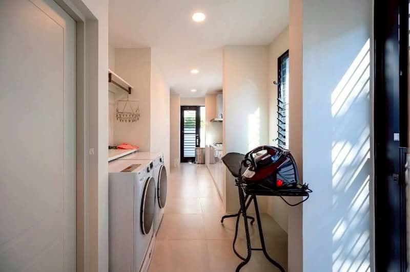 Nantawan Rama 9 - New Krungthepkreetha, Bangkok, Saphan Sung, Bangkok, 4 Bedrooms, 305 sqm, Single Detached House For Rent, by สรภพ ยอดไชย (สีฝุ่น), 500355282 - DDproperty.com
